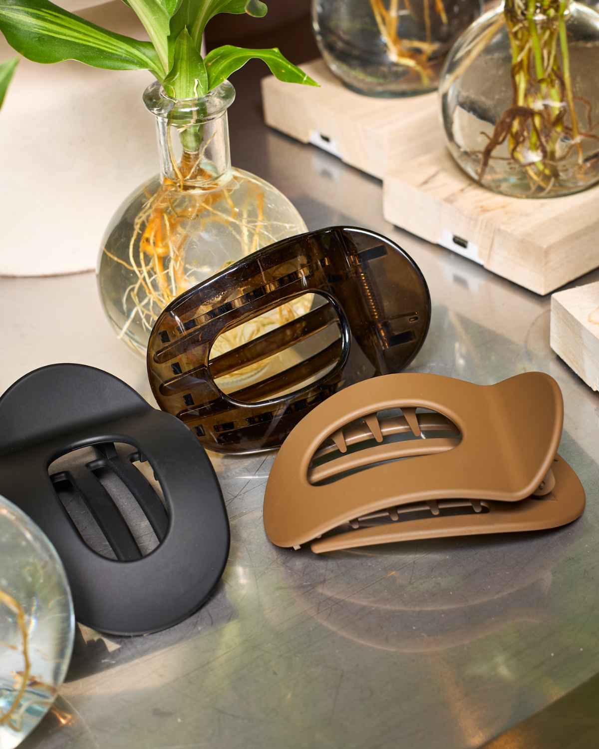 MILLA MATT HAIR CLAW BLACK