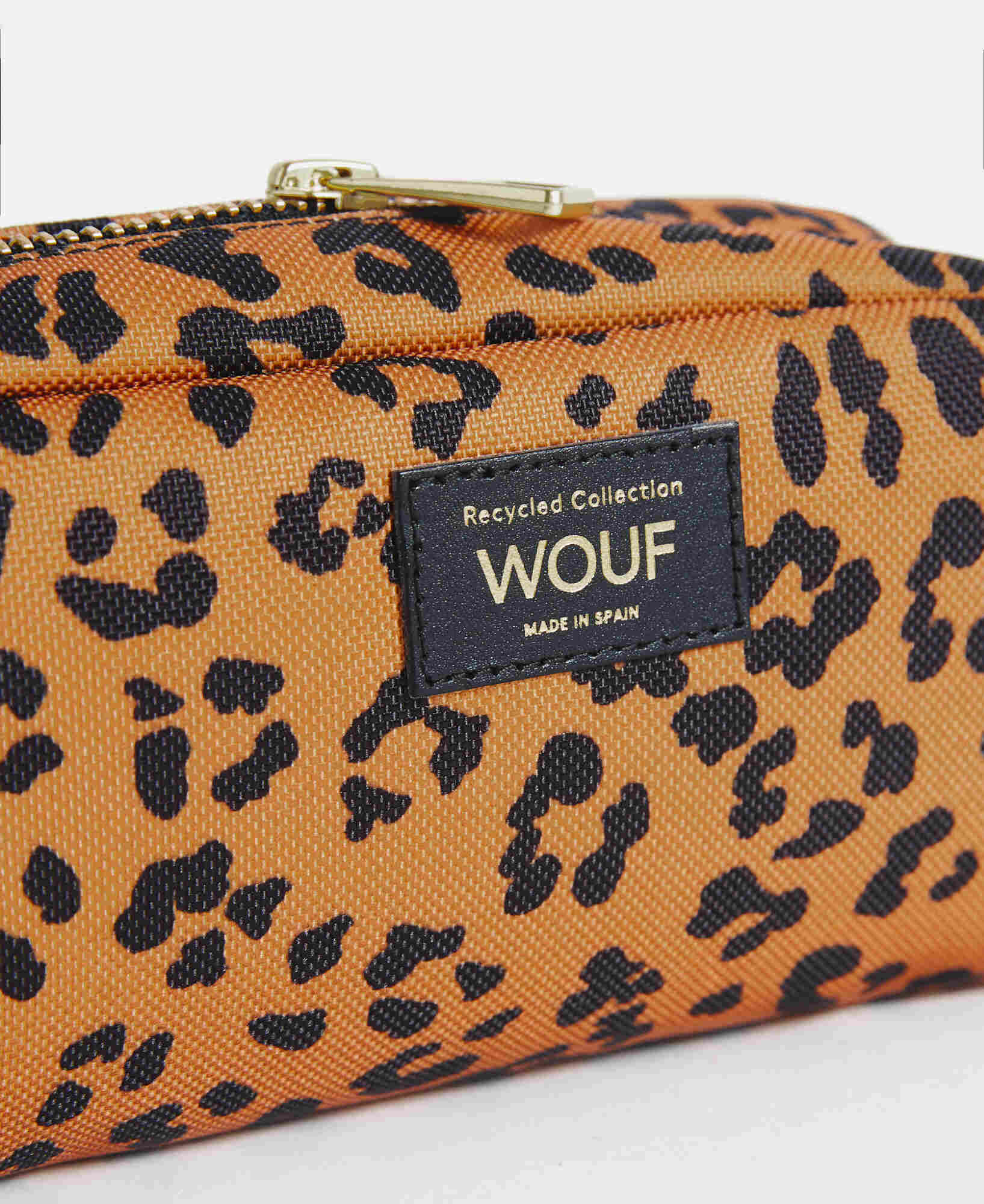 AGAR MAKE UP BAG