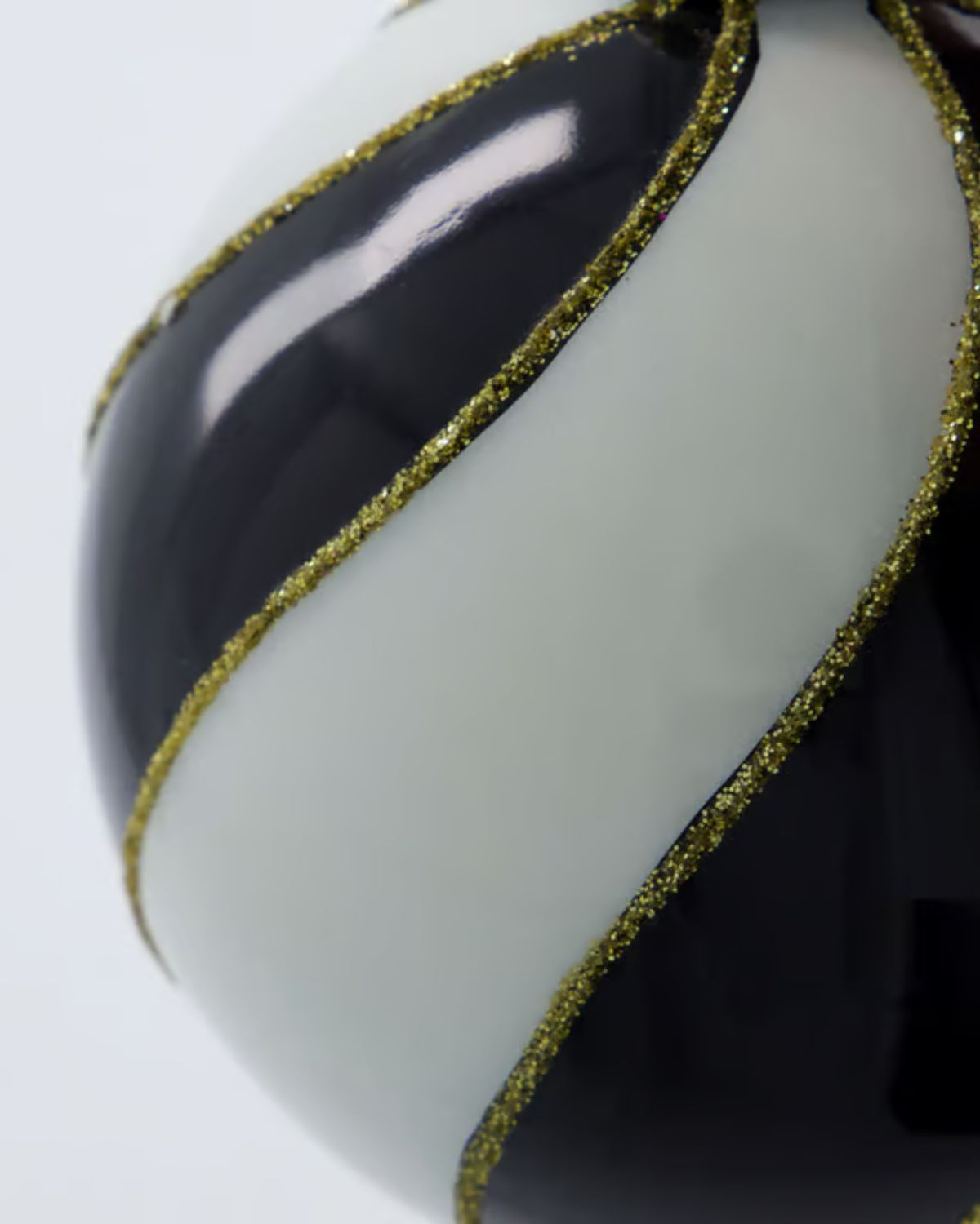 COIL BLACK & WHITE GLASS BAUBLE
