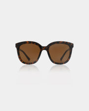 Oversized sunglasses with brown tortoiseshell frames