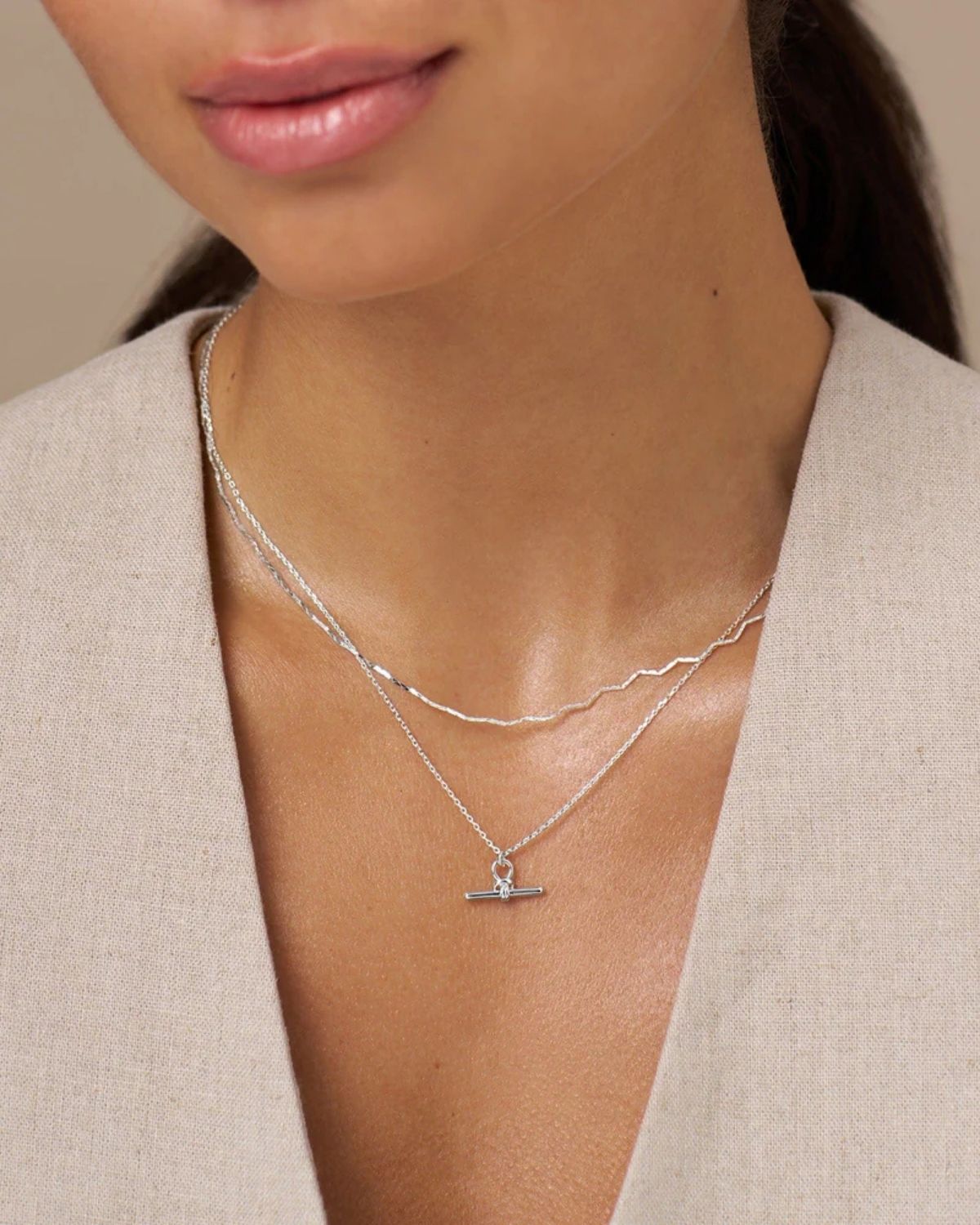 DAINTY T-BAR KNOT NECKLACE