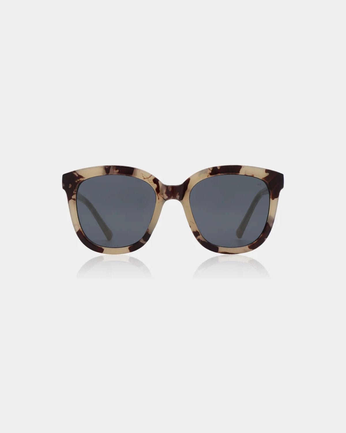 Oversized frame sunglasses with black and beige tortoiseshell frames
