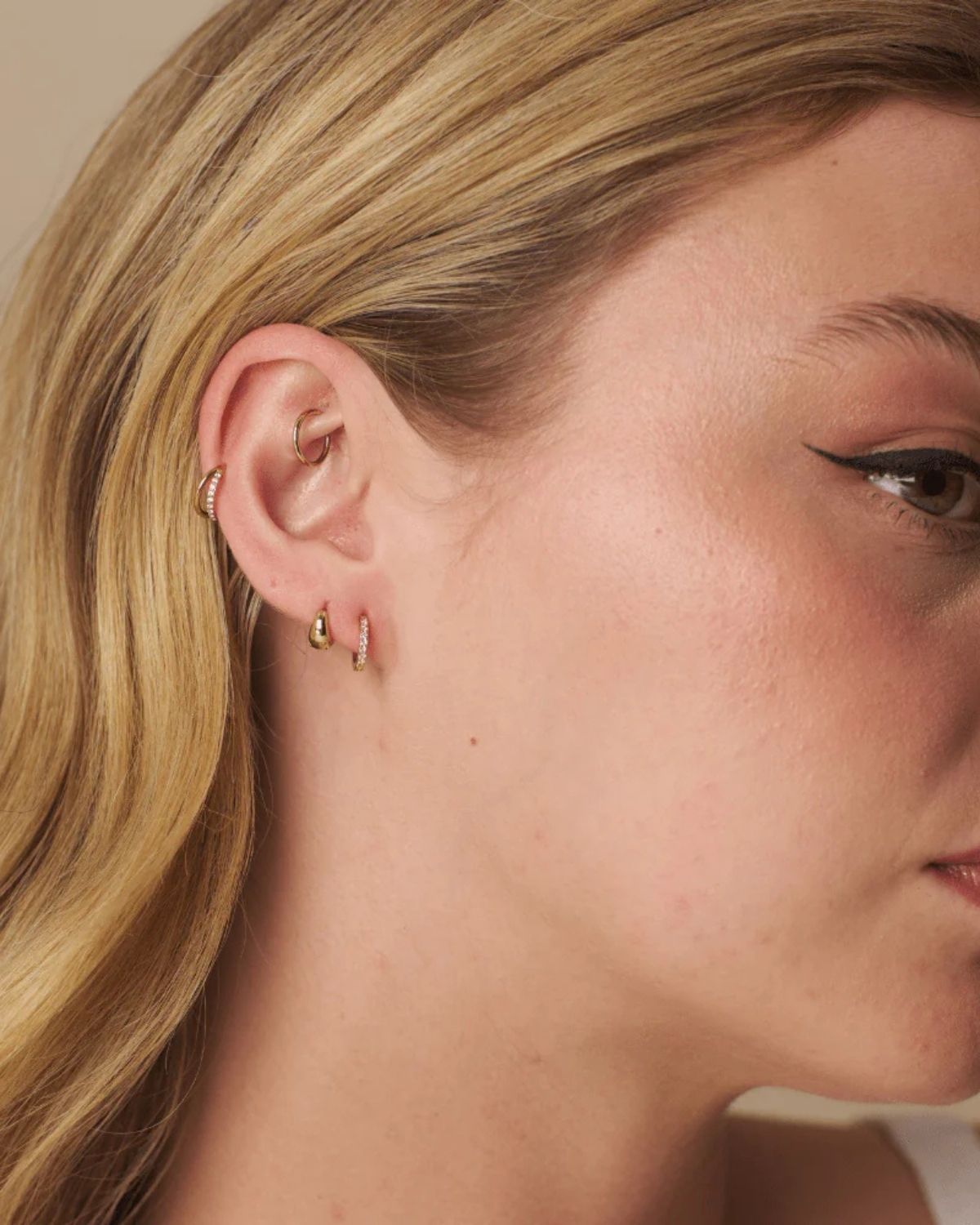 GOLD MICRO HOOP EAR PARTY