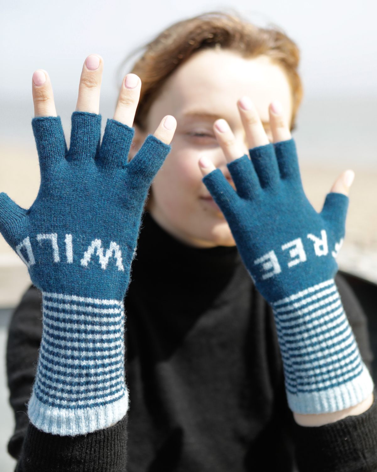 WILD + FREE FINGERLESS GLOVES TEAL/AQUA