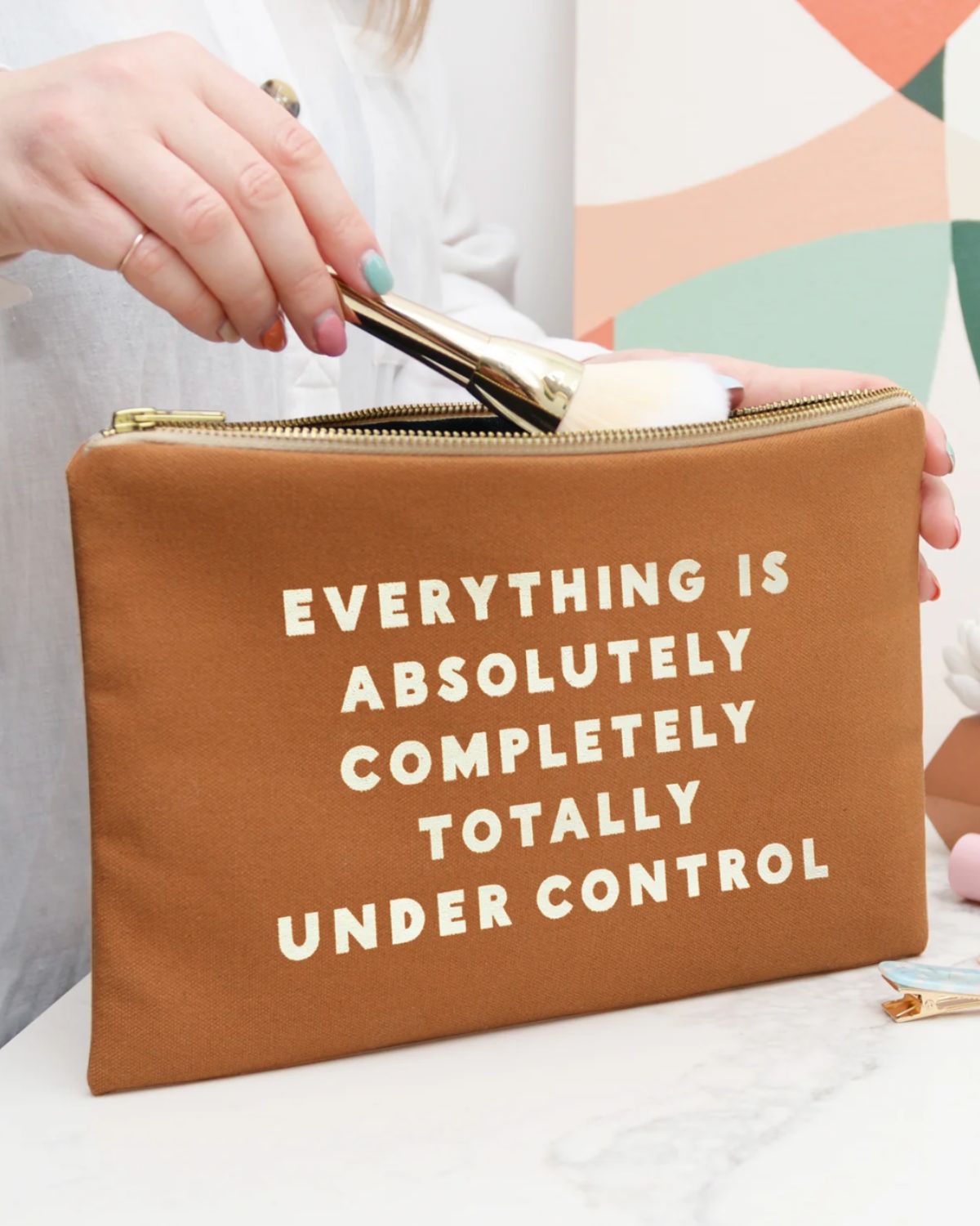 ZIP POUCH UNDER CONTROL TAN