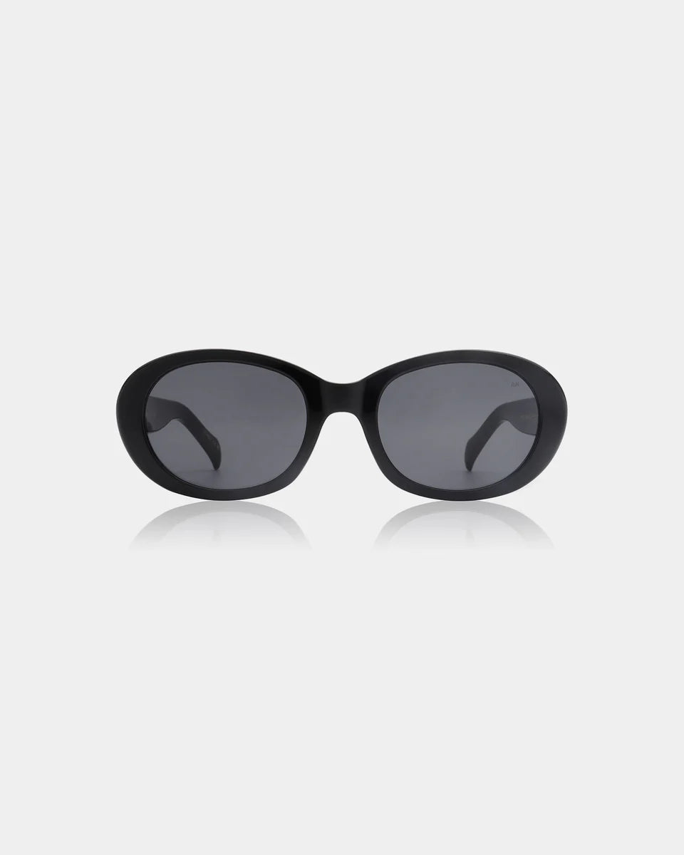 Black oversized sunglasses