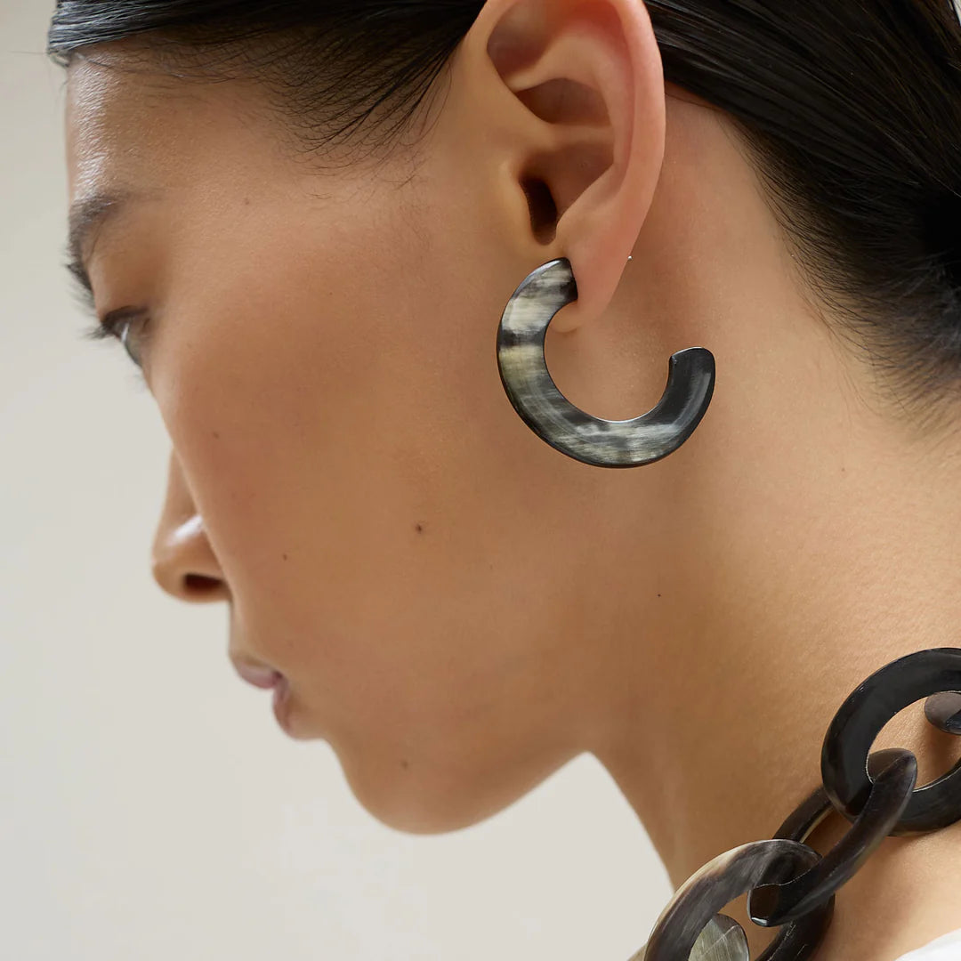 BLACK NATURAL FLAT HOOP EARRING