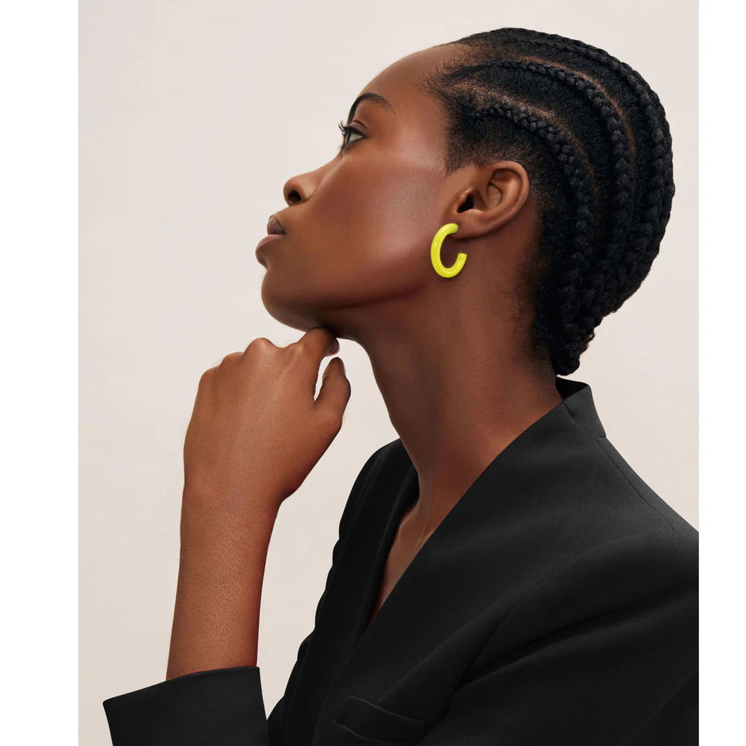 ROUNDED CHARTREUSE LACQUERED HORN HOOP EARRING