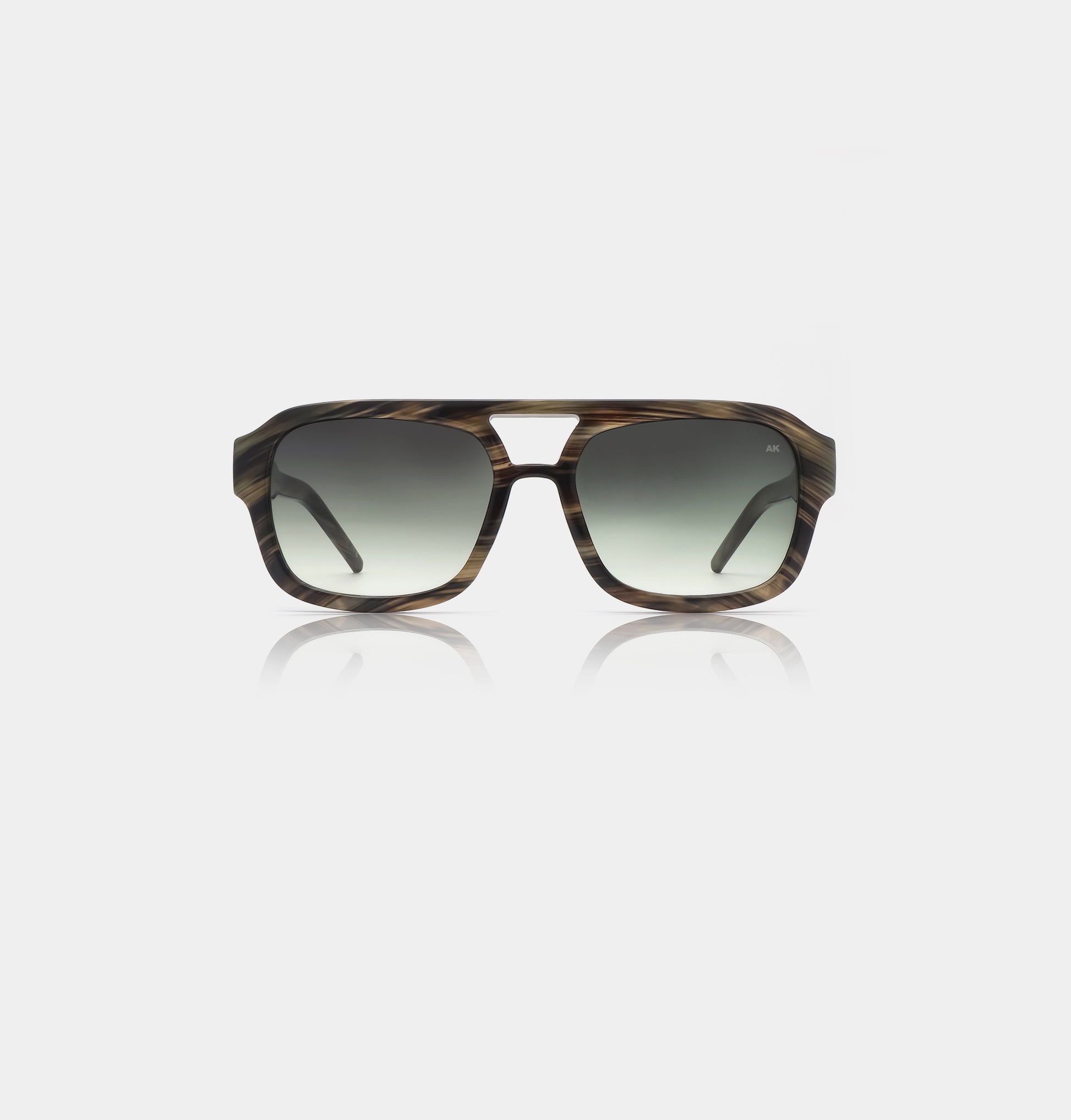 Aviator style sunglasses with brown mixed frame