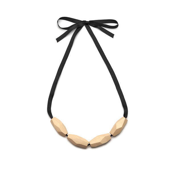 WHITE WOOD FACETED BEAD NECKLACE