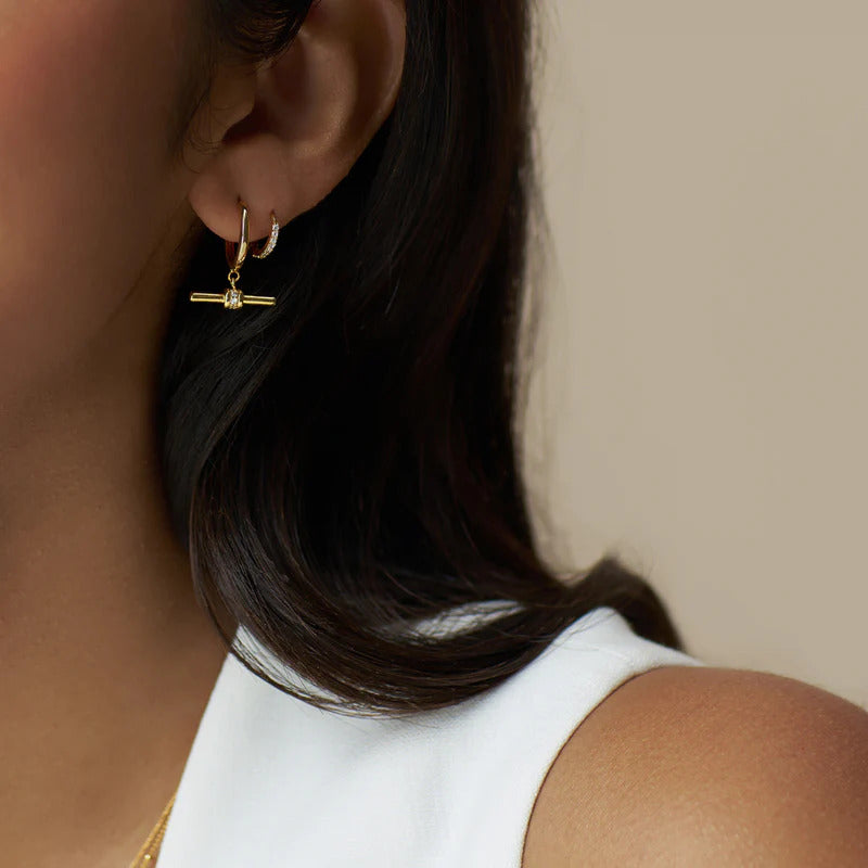 CRYSTAL DETAIL T-BAR HOOP EARRING GOLD
