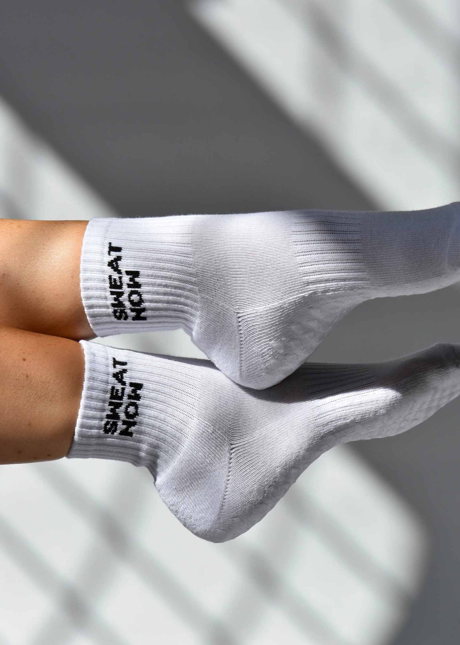 SWEAT NOW SHINE LATER - GRIP