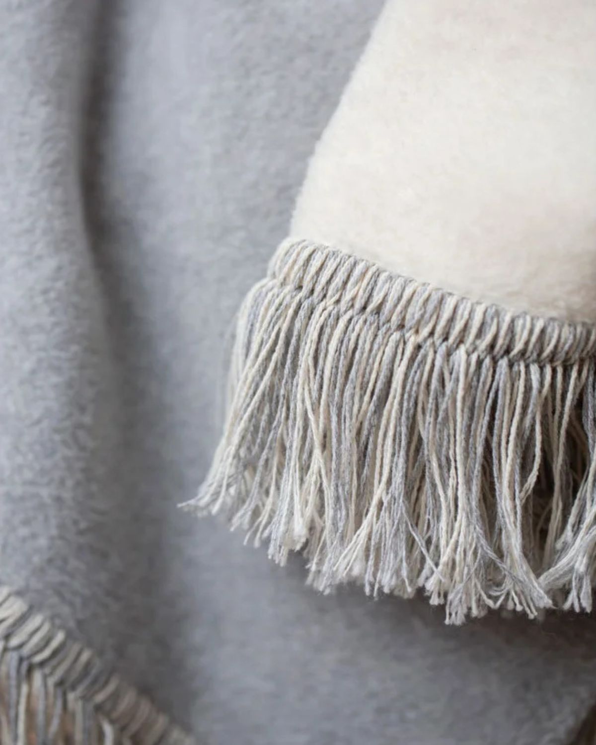 VIENNA FRINGED BLANKET FELT