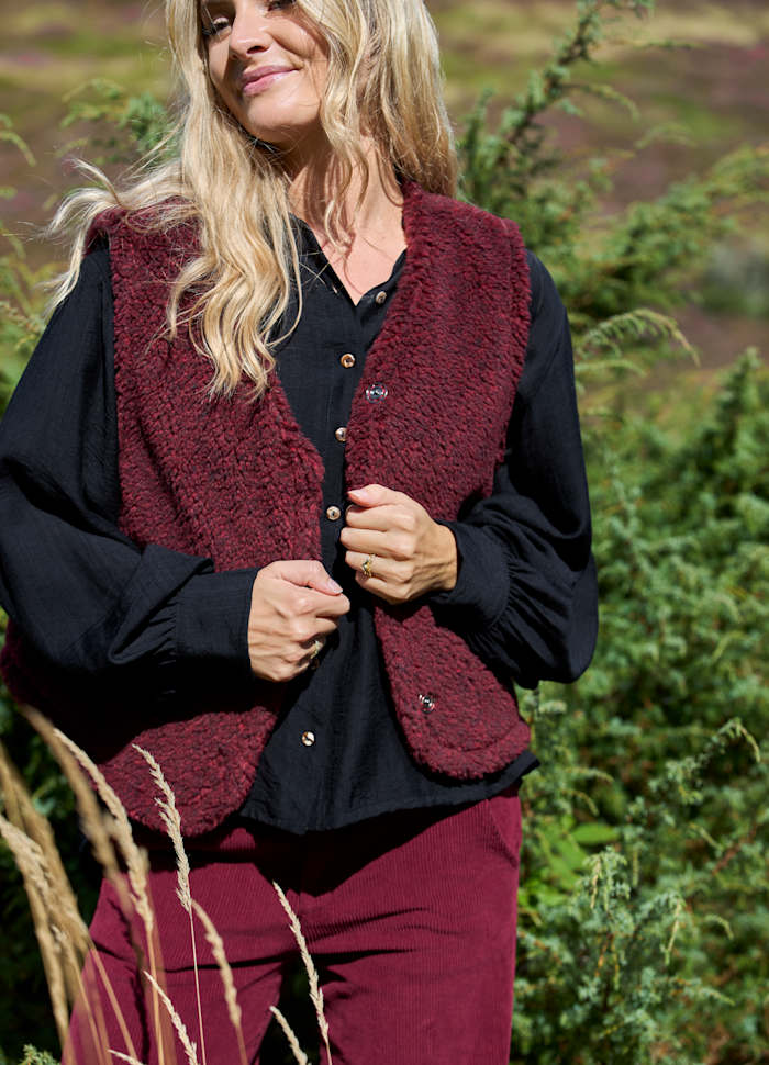 TEDDY VEST PLUM