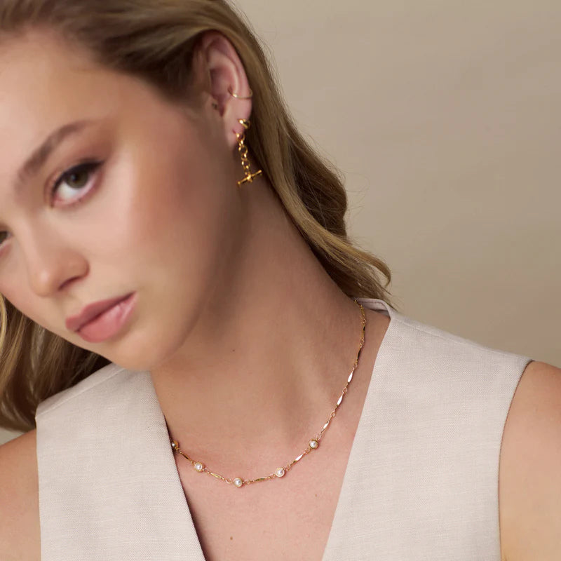 BAR LINK & STATIONED PEARL NECKLACE GOLD