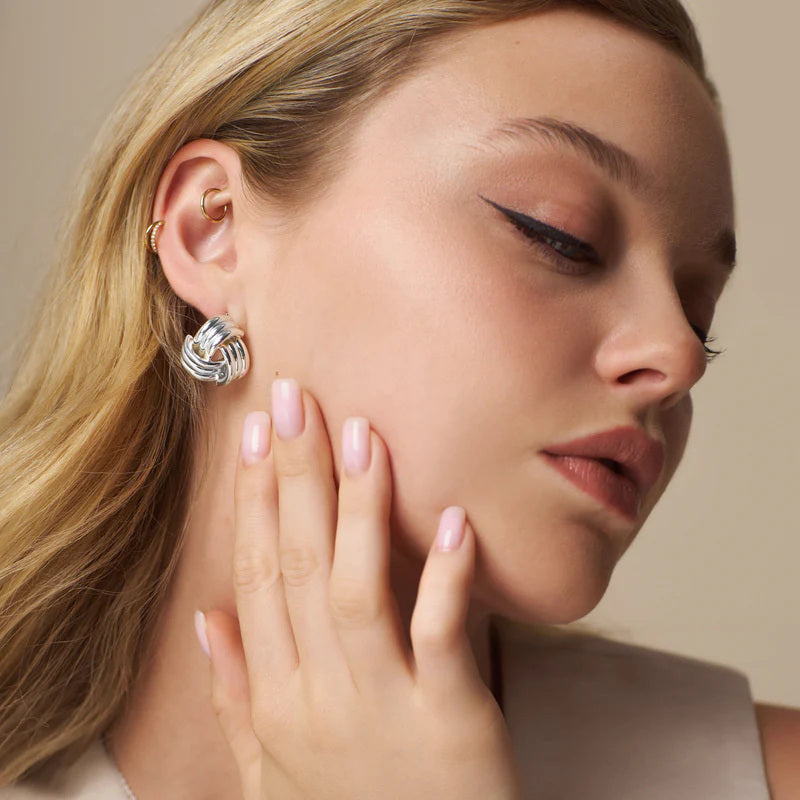 INTERLOCKING STATEMENT STUD EARRING SILVER